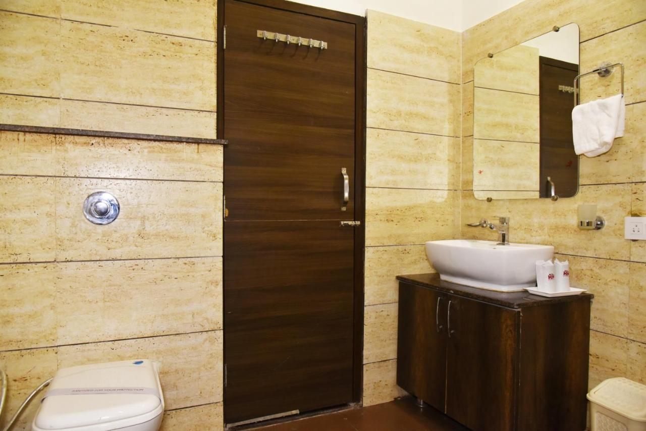 אמריצר Hotel Hollywood Heights Near Railway Station מראה חיצוני תמונה