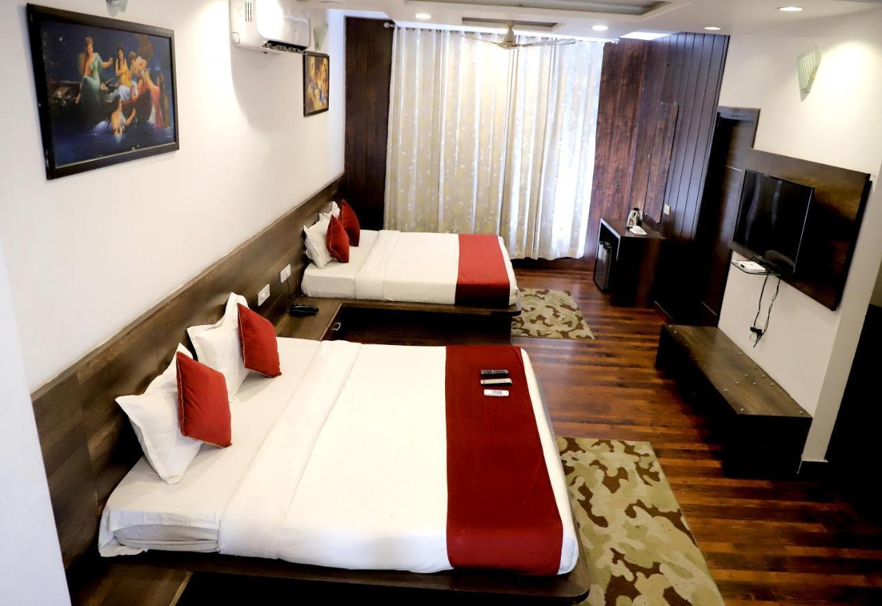 אמריצר Hotel Hollywood Heights Near Railway Station מראה חיצוני תמונה