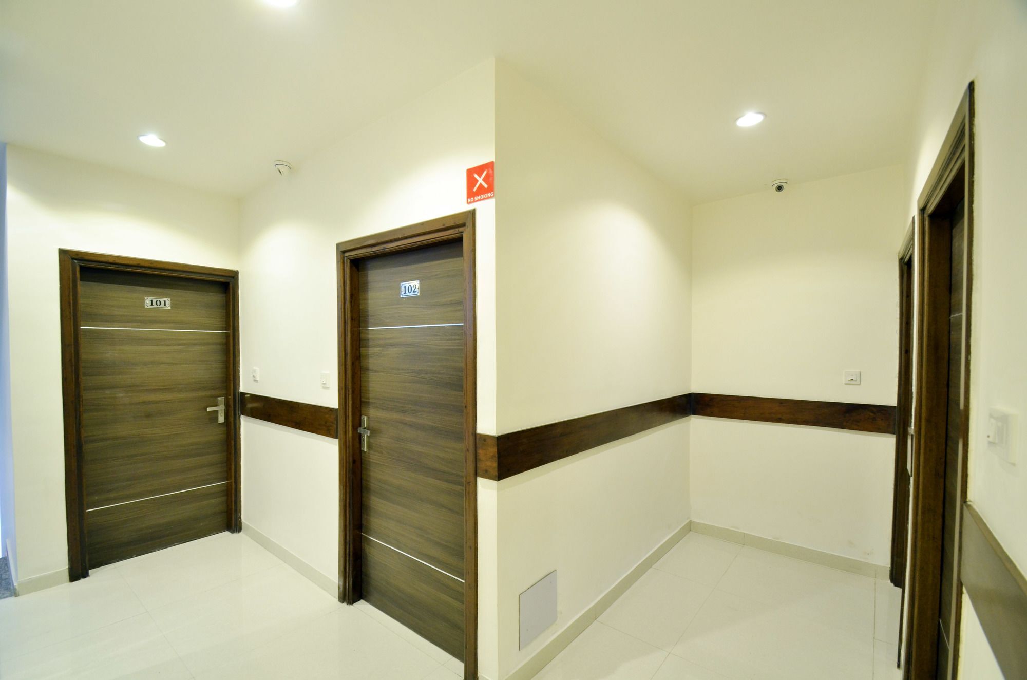 אמריצר Hotel Hollywood Heights Near Railway Station מראה חיצוני תמונה
