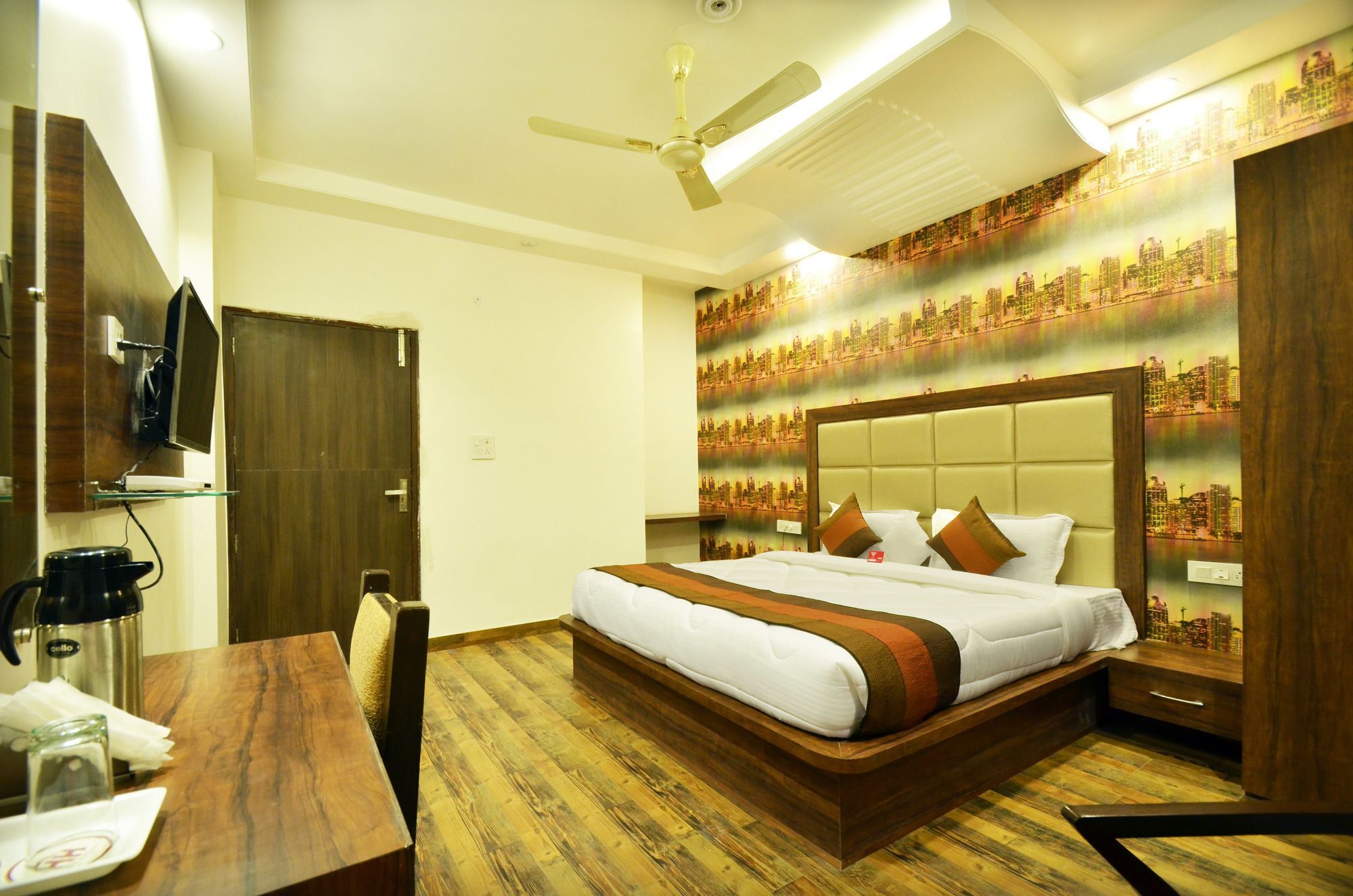 אמריצר Hotel Hollywood Heights Near Railway Station מראה חיצוני תמונה