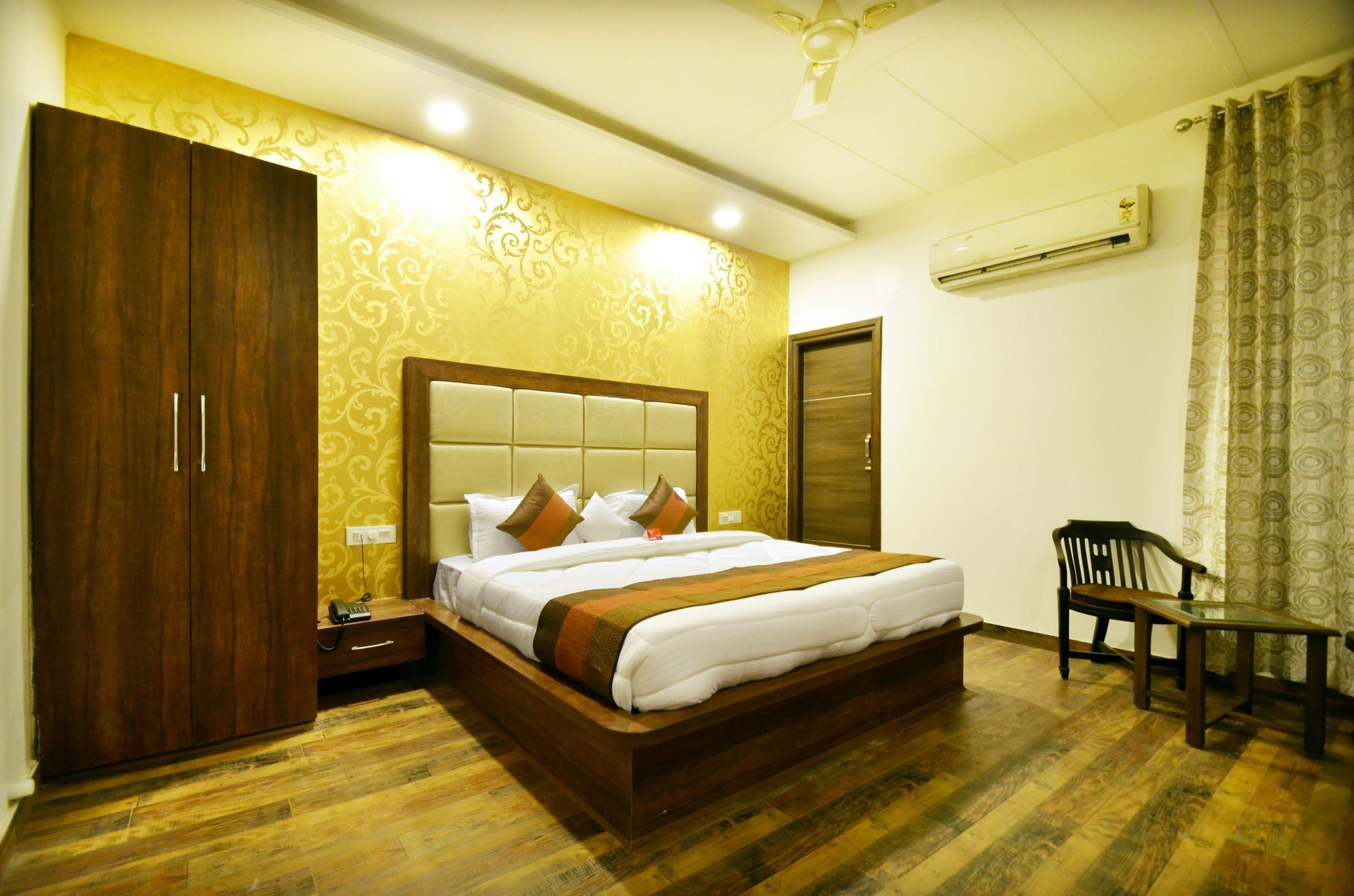 אמריצר Hotel Hollywood Heights Near Railway Station מראה חיצוני תמונה