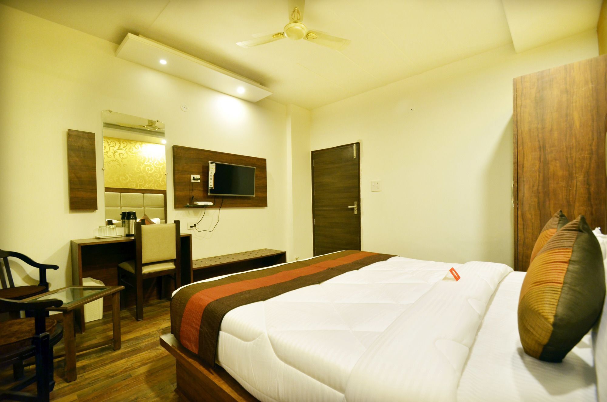 אמריצר Hotel Hollywood Heights Near Railway Station מראה חיצוני תמונה